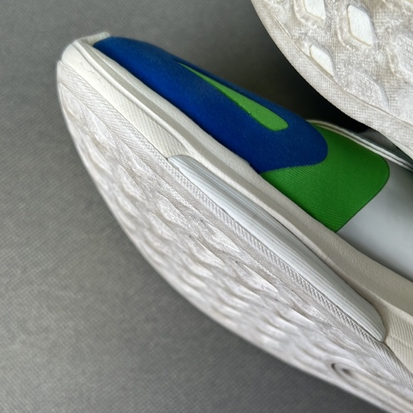 Stella McCartney adidas sneaker. Slightly worn. Size 8. - Picture 12 of 12